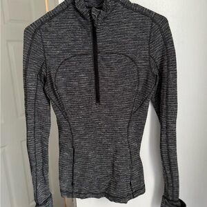 Lululemon quarter zip size 4